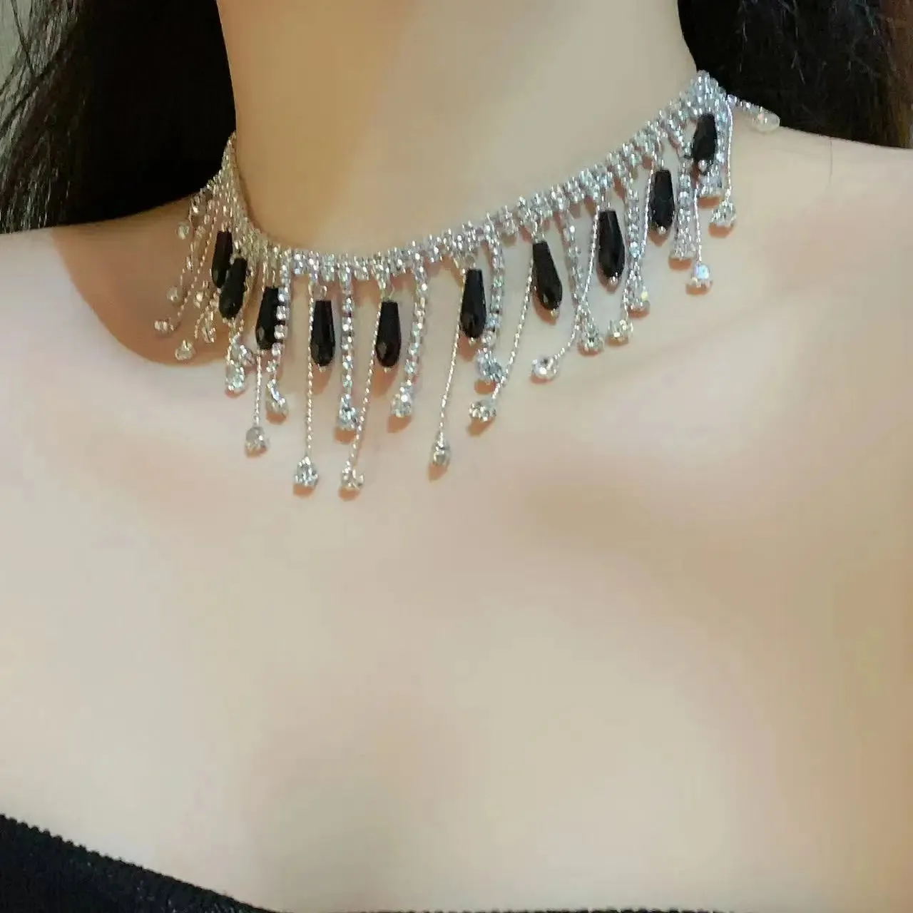 MAYTRENDS  -  Super flash rhinestone water drop tassel necklace fashionable elegant high-end sexy hot girl clavicle chain