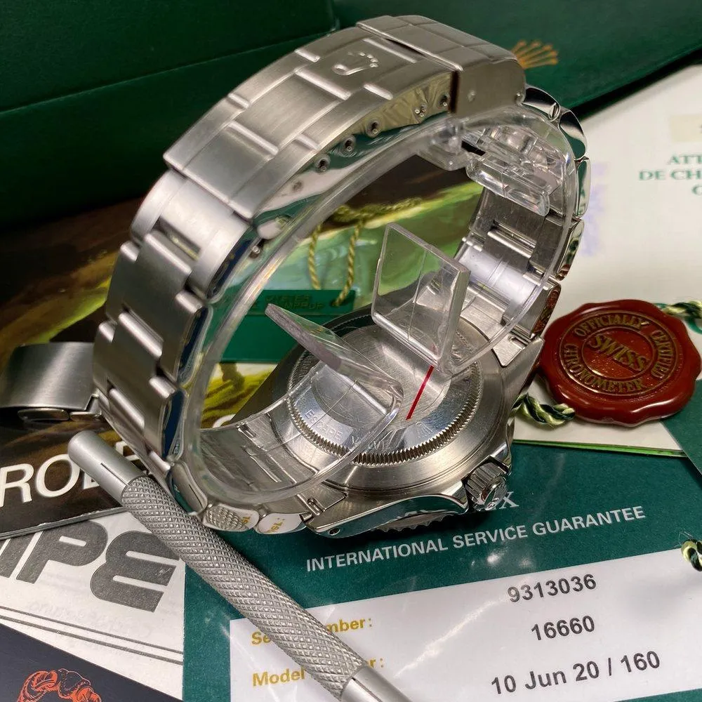 Rolex Sea Dweller 16660 (1989)