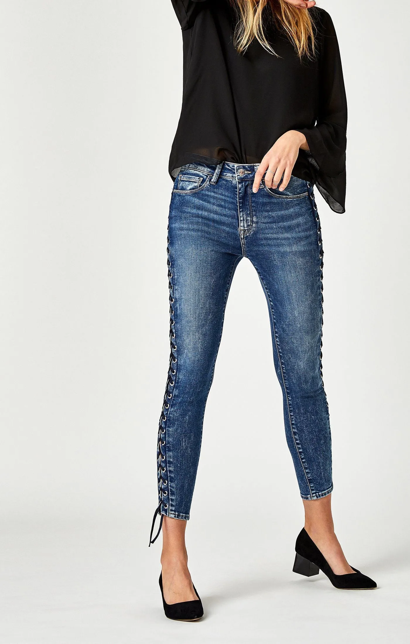 TESS SUPER SKINNY IN DARK EYELET